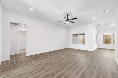 1102 Holly St, Cleburne, TX 76033 photo 4