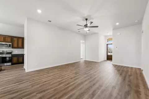 1102 Holly St, Cleburne, TX 76033 photo 10