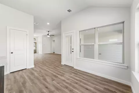 1102 Holly St, Cleburne, TX 76033 photo 11