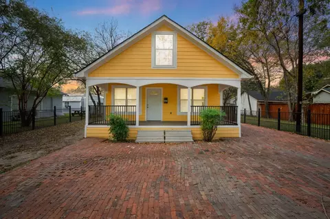 407 S Gaines St, Ennis, TX 75119