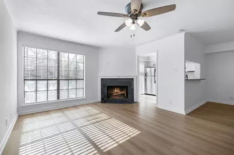5200 Martel Ave #37D, Dallas, TX 75206