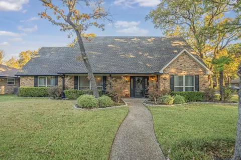 1936 Valley Oaks Ct, Irving, TX 75061