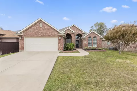 10405 Bear Creek Trl, Fort Worth, TX 76244