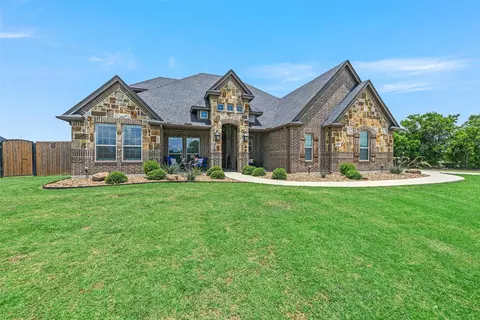 12800 Rocking Horse Dr, Haslet, TX 76052