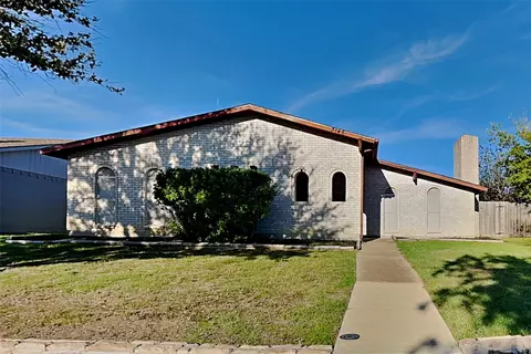3145 Oak Hill Rd, Carrollton, TX 75007