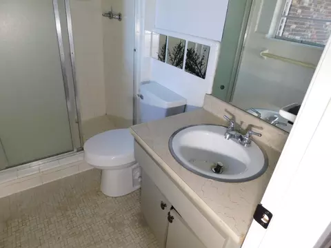 Bath - 1006 Janice Dr, Springhill, LA 71075 photo 2 of 2