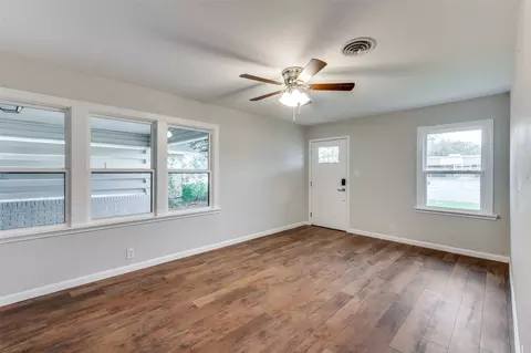 Living - 809 Phillips St, Cleburne, TX 76033 photo 2 of 2
