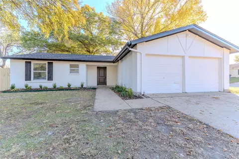 1534 Clearbrook St, Lancaster, TX 75134