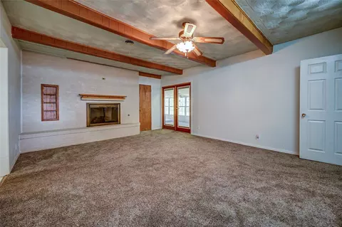 Living - 401 Mccormick Ct, Euless, TX 76040 photo 4 of 6