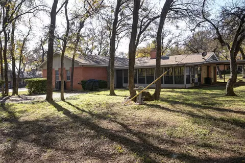 Exterior - 401 Mccormick Ct, Euless, TX 76040 photo 9 of 10