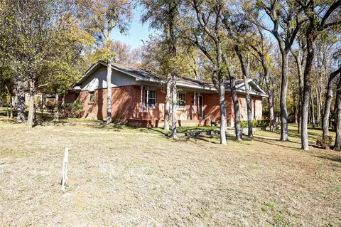 Exterior - 401 Mccormick Ct, Euless, TX 76040 photo 5 of 10