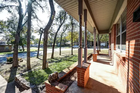 Exterior - 401 Mccormick Ct, Euless, TX 76040 photo 8 of 10