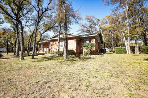 Exterior - 401 Mccormick Ct, Euless, TX 76040 photo 4 of 10