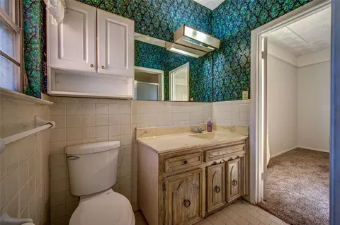 Bath - 401 Mccormick Ct, Euless, TX 76040 photo 4 of 5