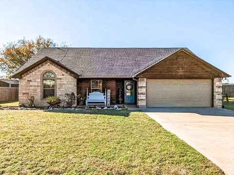 807 El Campo Dr, Rio Vista, TX 76093