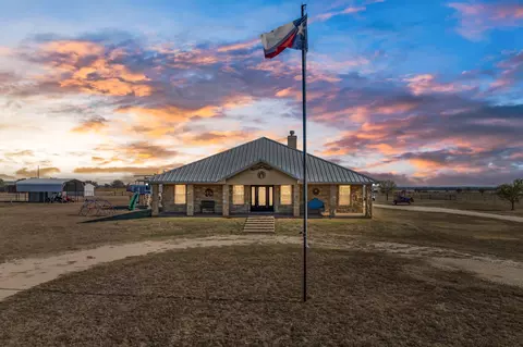 1986 Rattler Hill Rd, Mcgregor, TX 76657