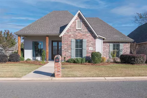 8821 Beau Chene Dr, Shreveport, LA 71115