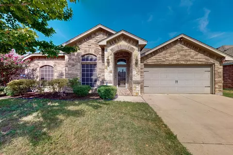 949 Sherry Ln, Saginaw, TX 76179