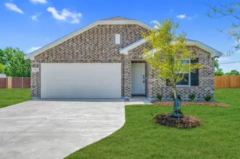 102 Goel St, Greenville, TX 75402