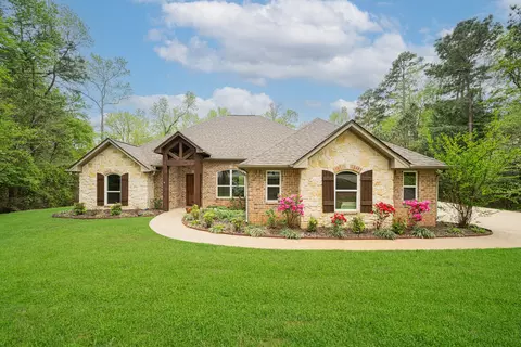 320 Fox Glove Ln, Longview, TX 75605