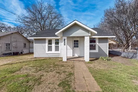 713 N Bradshaw St, Denton, TX 76209