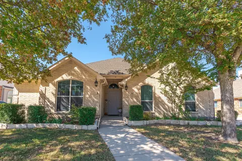 913 Hunters Gln, Murphy, TX 75094