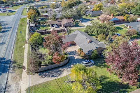 222 Hillcrest St, Sanger, TX 76266