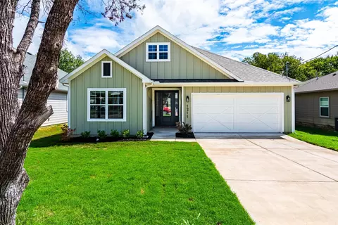 1211 Sayle St, Greenville, TX 75401