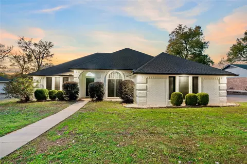 679 Pine Valley Dr, Reno, TX 75462