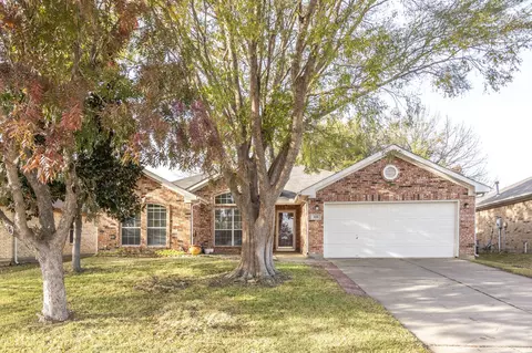629 Douglas Dr, Mansfield, TX 76063