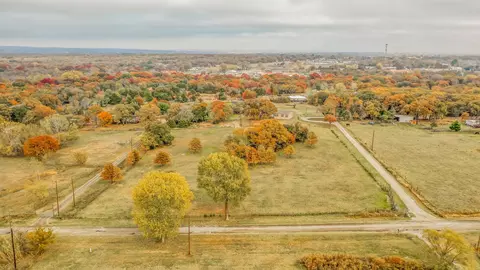 310 Pine Bluff Ln, Springtown, TX 76082