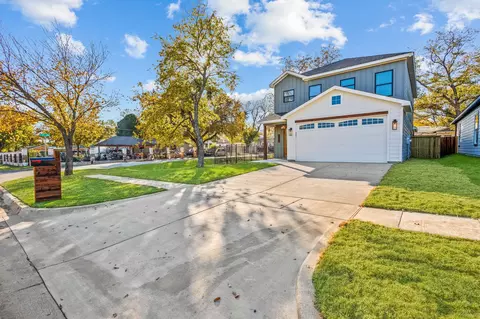 1724 S Hughes Ave, Fort Worth, TX 76105