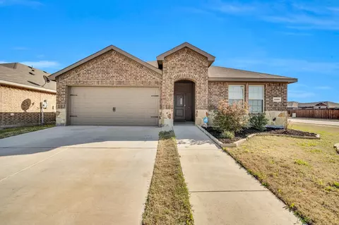 1900 Willow Creek Rd, Lancaster, TX 75146