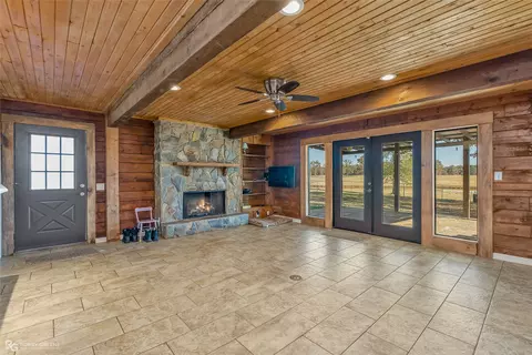 147 James St, Benton, LA 71006