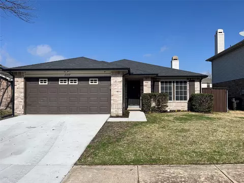 2349 Live Oak Dr, Little Elm, TX 75068