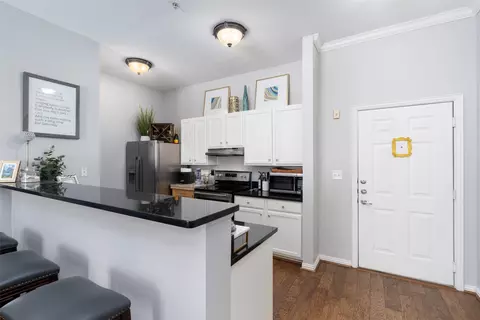 2305 Worthington St #324, Dallas, TX 75204