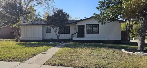 235 Clary Dr, Mesquite, TX 75149