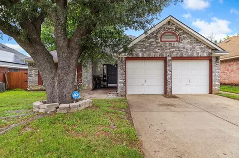 1105 Middlebury Ln, Euless, TX 76040