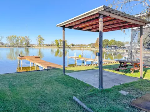2060 Pelican Isle Dr, Kerens, TX 75144