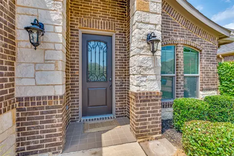 929 Merion Dr, Burleson, TX 76028