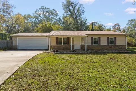 228 Cambridge Ln, Longview, TX 75601