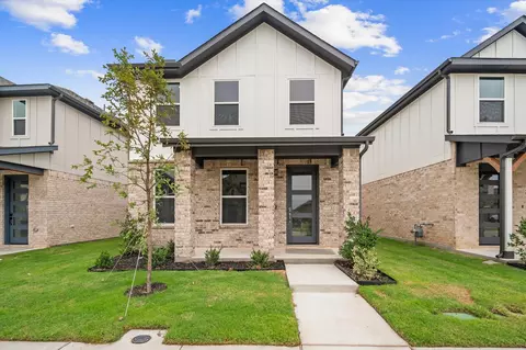 2621 Tanager St, Fort Worth, TX 76118