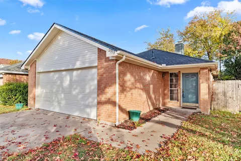 2358 Walden Place Ct, Grand Prairie, TX 75052