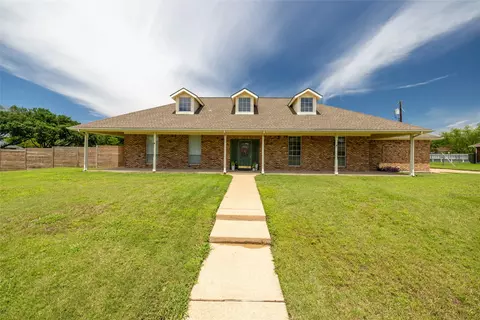 101 Brandon Ln, Forney, TX 75126