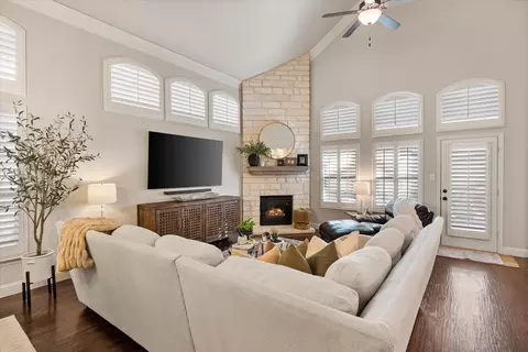 8112 Odell St, North Richland Hills, TX 76182
