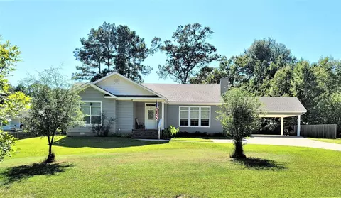 135 S Lakeshore Dr, Benton, LA 71006