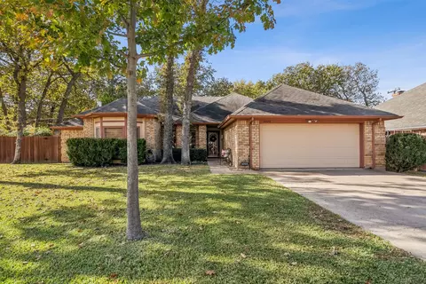 6008 Green Forest Ct, Arlington, TX 76001