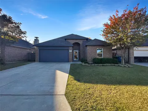 510 Highpark Ct, Lake Dallas, TX 75065