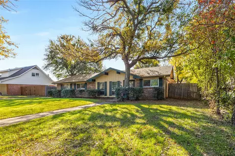 506 Atkerson Ln, Euless, TX 76040