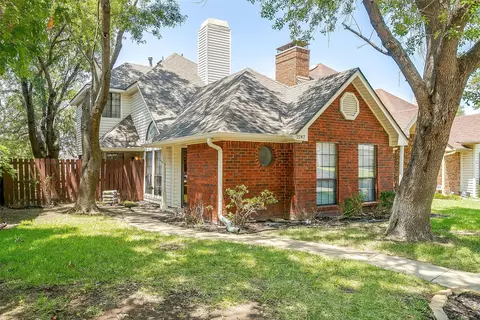 2247 Meadowstone Dr, Carrollton, TX 75006
